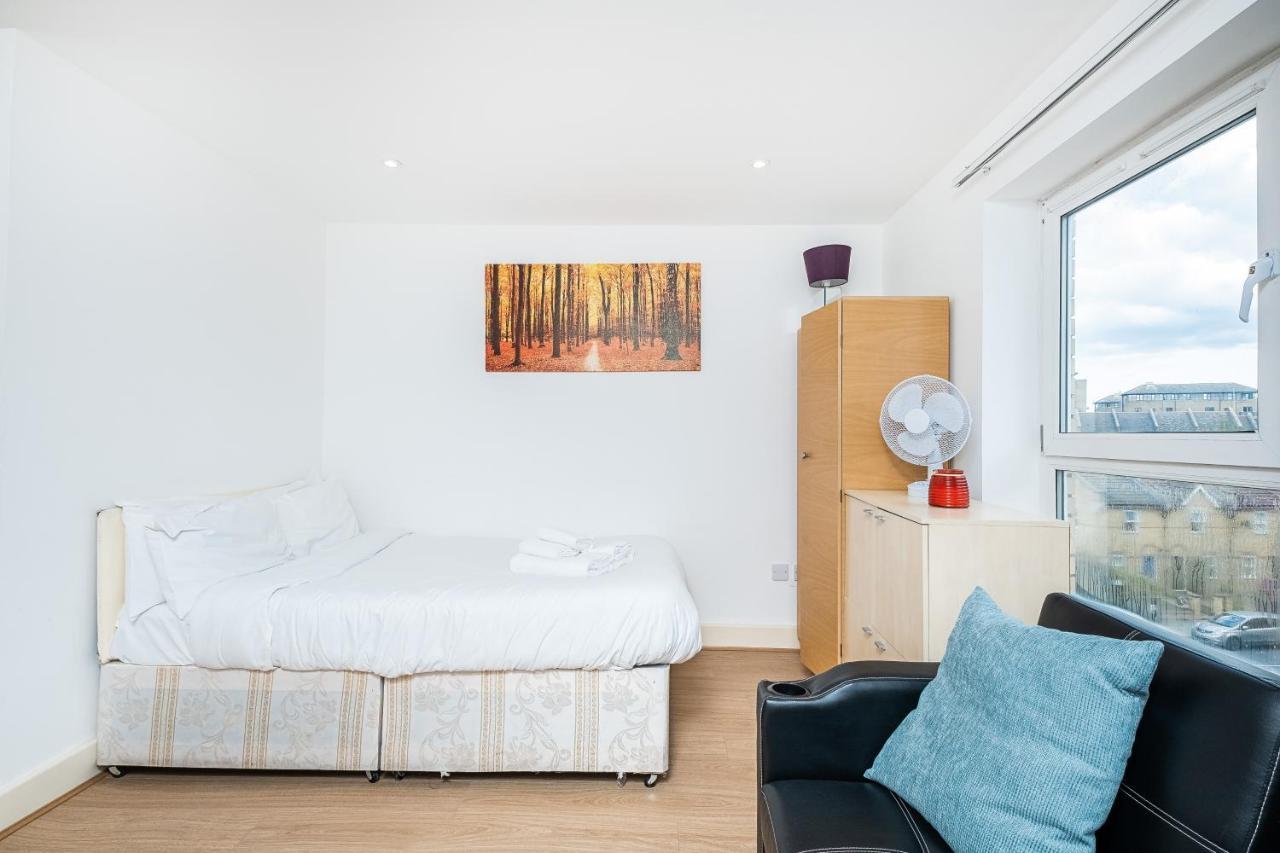Canary Wharf/docklands/excel Spacious Apt E14 London