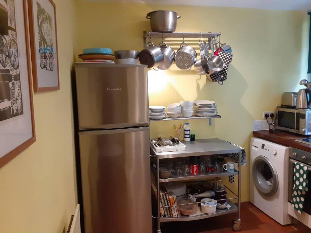 Apartment 3 Bed With Garden In Zone One Se1 London