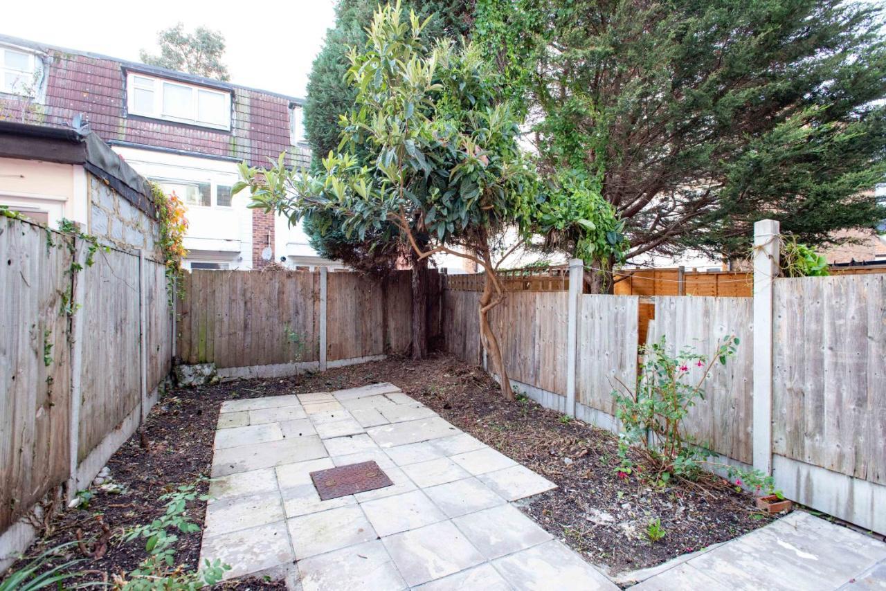 Holiday home Stunning Four Bedroom House Close To Excel, O2 & With Free Parking London