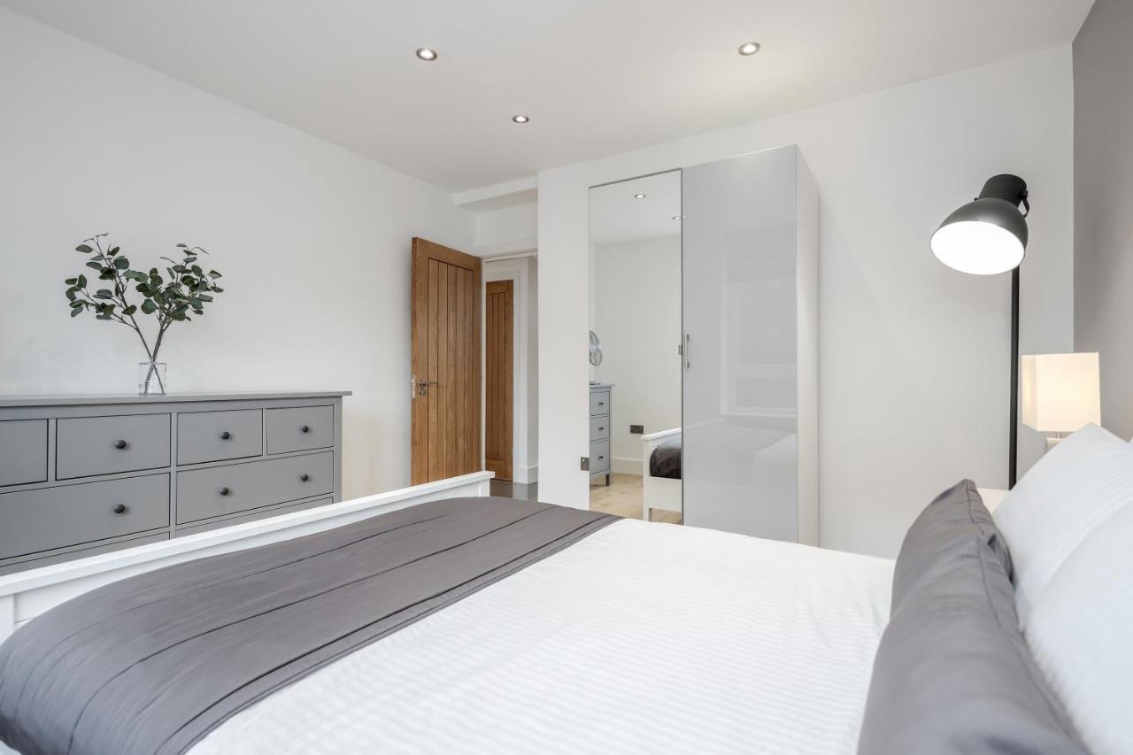 Luxury Chic Near Canary Wharf, Excel, O2 & Stratford Apartment London