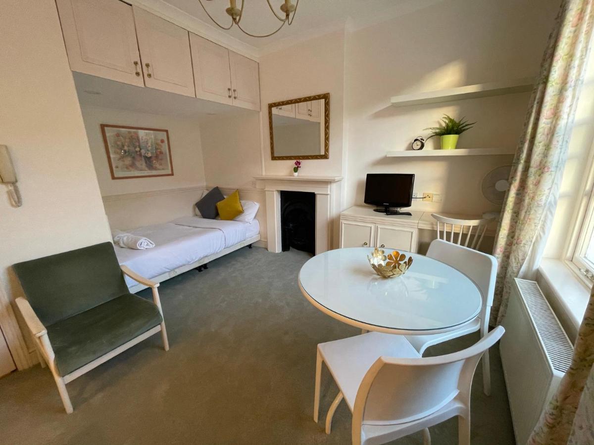 Hyde Park Serviced * London