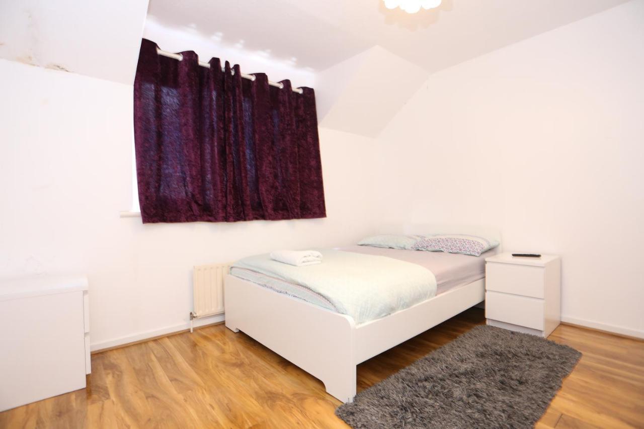 Beautiful 3 Beds House West Thamesmead London Londres