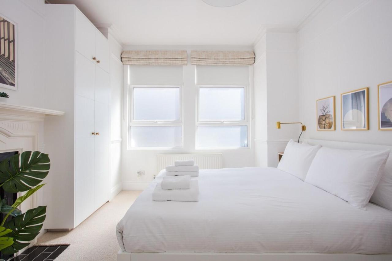 Stylish & Modern 3 Bed Flat In Nw With Garden *