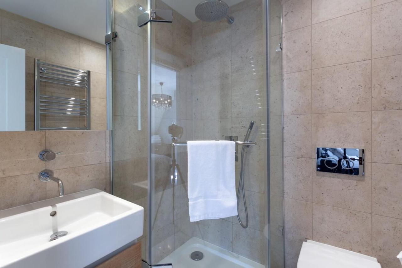 Luxury Mayfair 2 Bedroom Apartment London