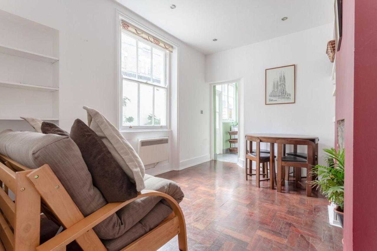 Modern 2 Bedroom Flat In Apartment *