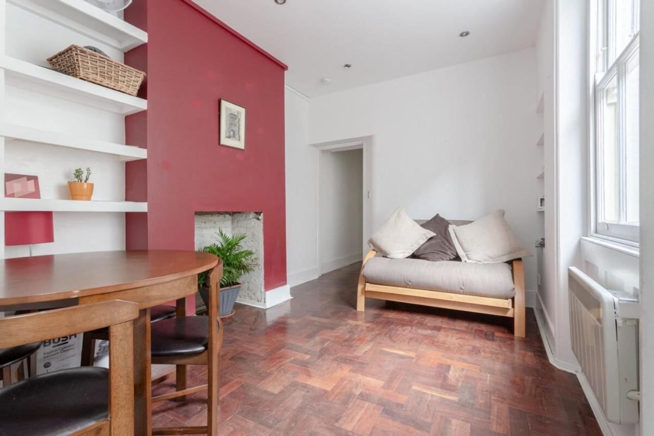 Apartment Modern 2 Bedroom Flat In