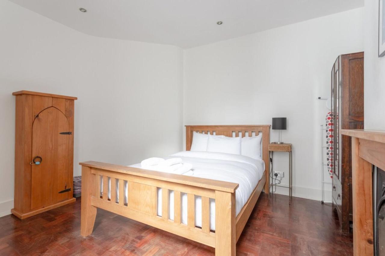 Apartment Modern 2 Bedroom Flat In London
