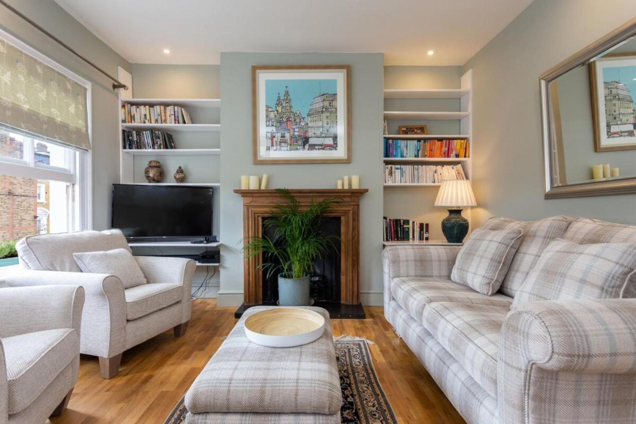 Quaint 2 Bedroom Flat - 9 Minutes Walk To Vauxhall Tube Apartment