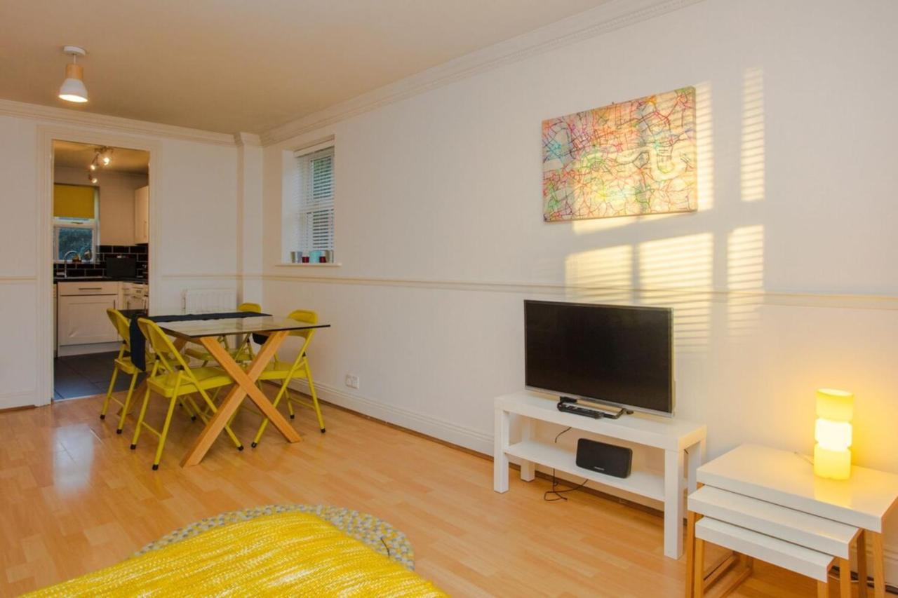 Contemporary 1bedroom Flat In Camberwell Oval Apartment *