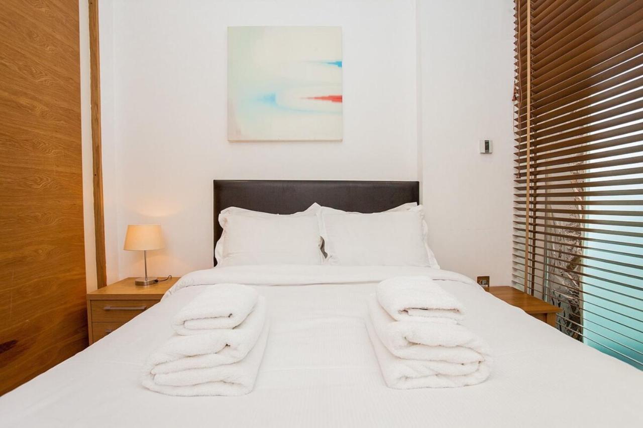 Incredible And Modern Central 1 Bedroom - Bridge Apartment *