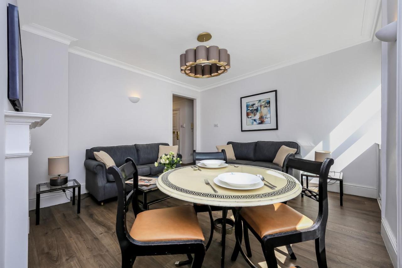 10 Curzon Street By Mansley * London