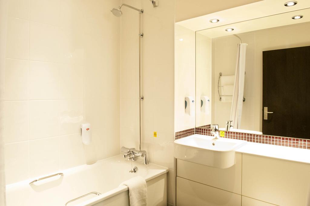 Hotel Premier Wimbledon South London