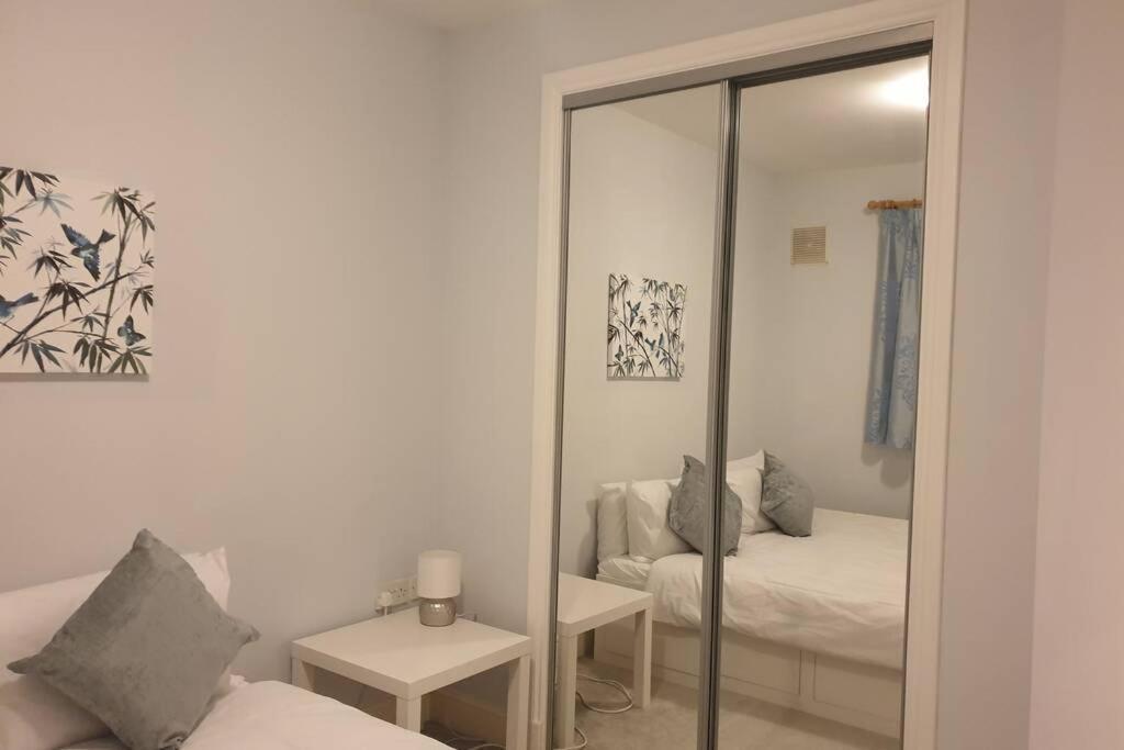 Apartment Spacious 2 Bed In Gated Community Up To 6 Guests *