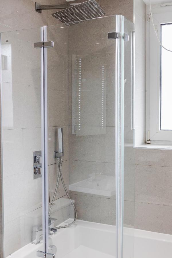 Luxury Chic Near Canary Wharf, Excel, O2 & Stratford London