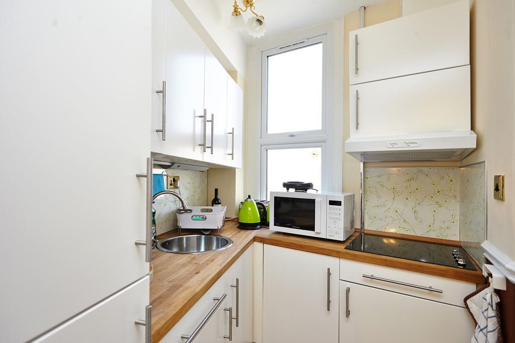 Easyroomlet Guest house London