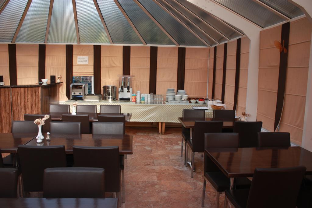 Corner House 3* London