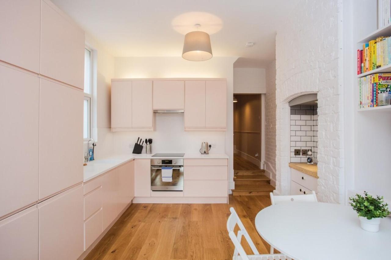 Holiday home Stylish & Modern 3 Bed Flat In Nw With Garden *