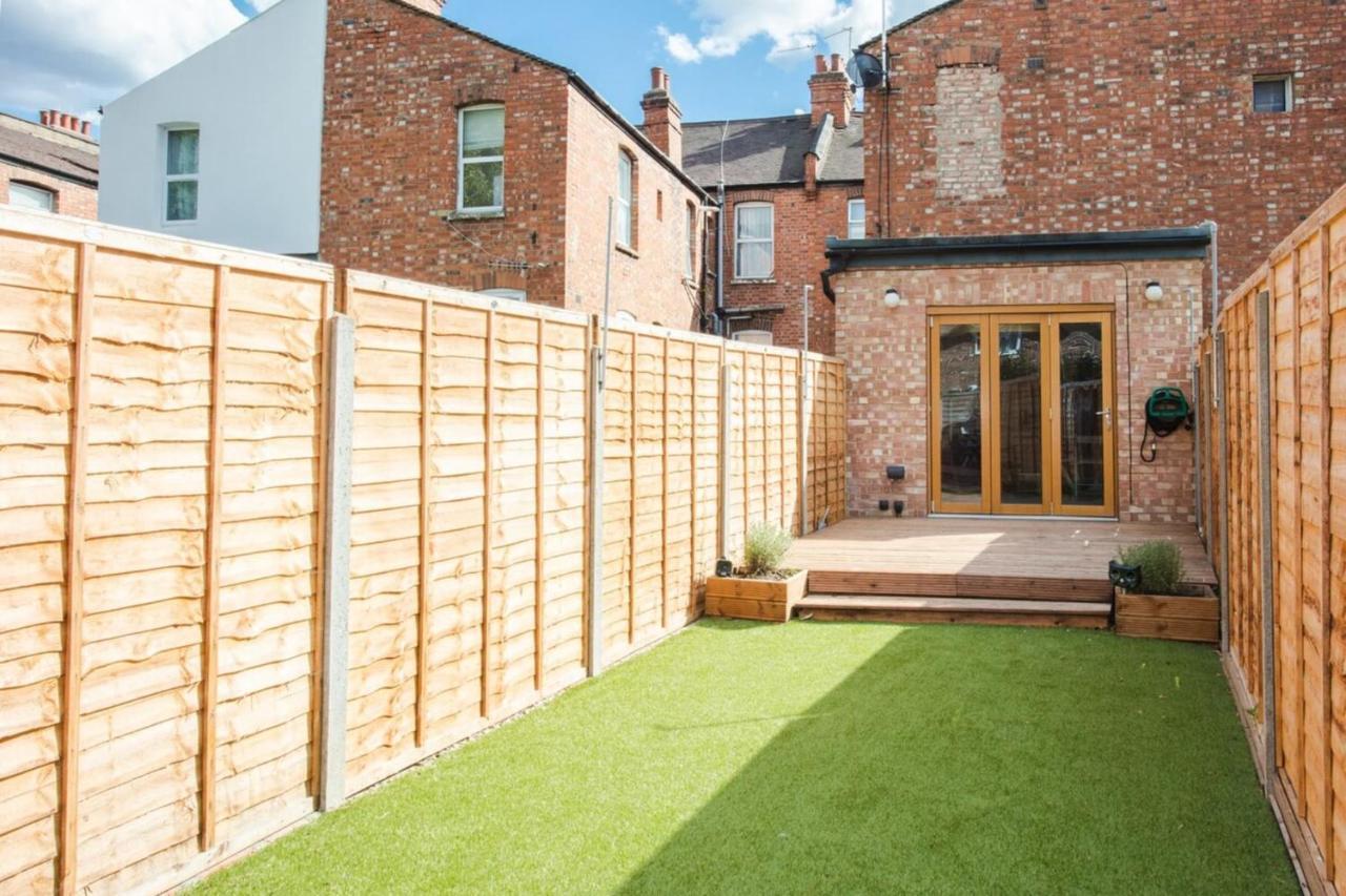 Holiday home Stylish & Modern 3 Bed Flat In Nw With Garden *