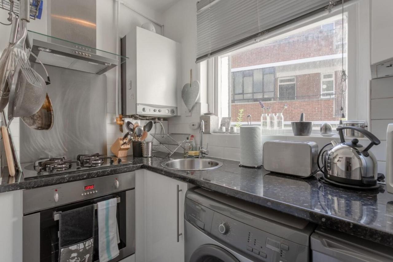 Stylish 1 Bed Near Battersea Park Apartment *