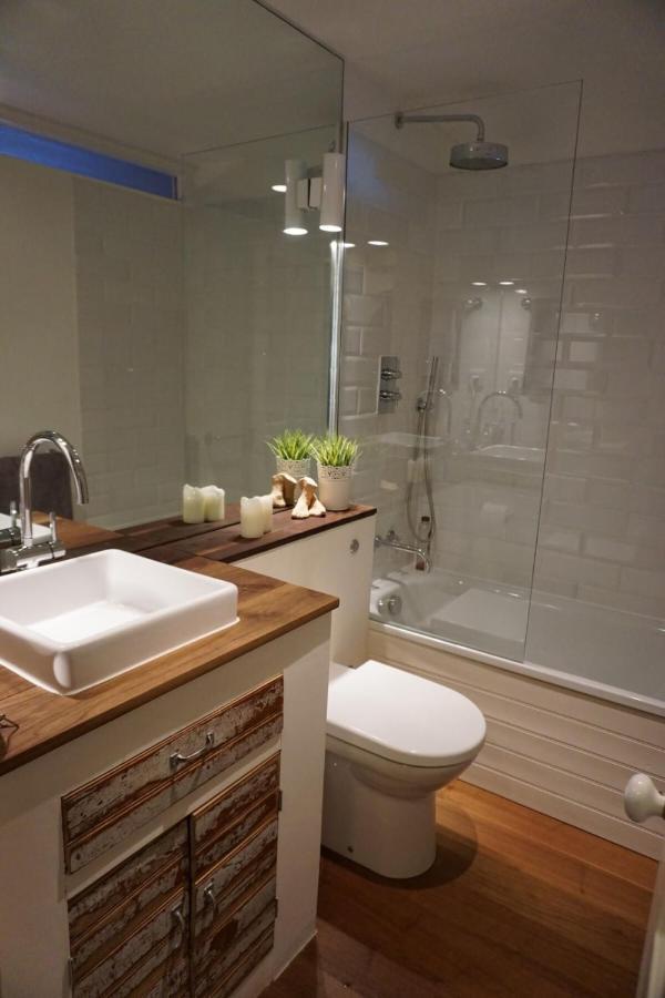 Apartment Beautiful Canalside 1-bedroom Flat With Terrace *