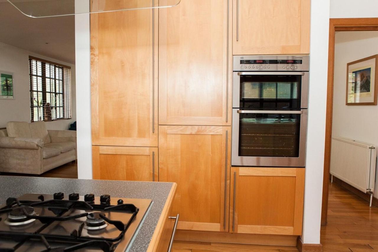 Spectacular 4-bedroom Close To Eye Apartment *