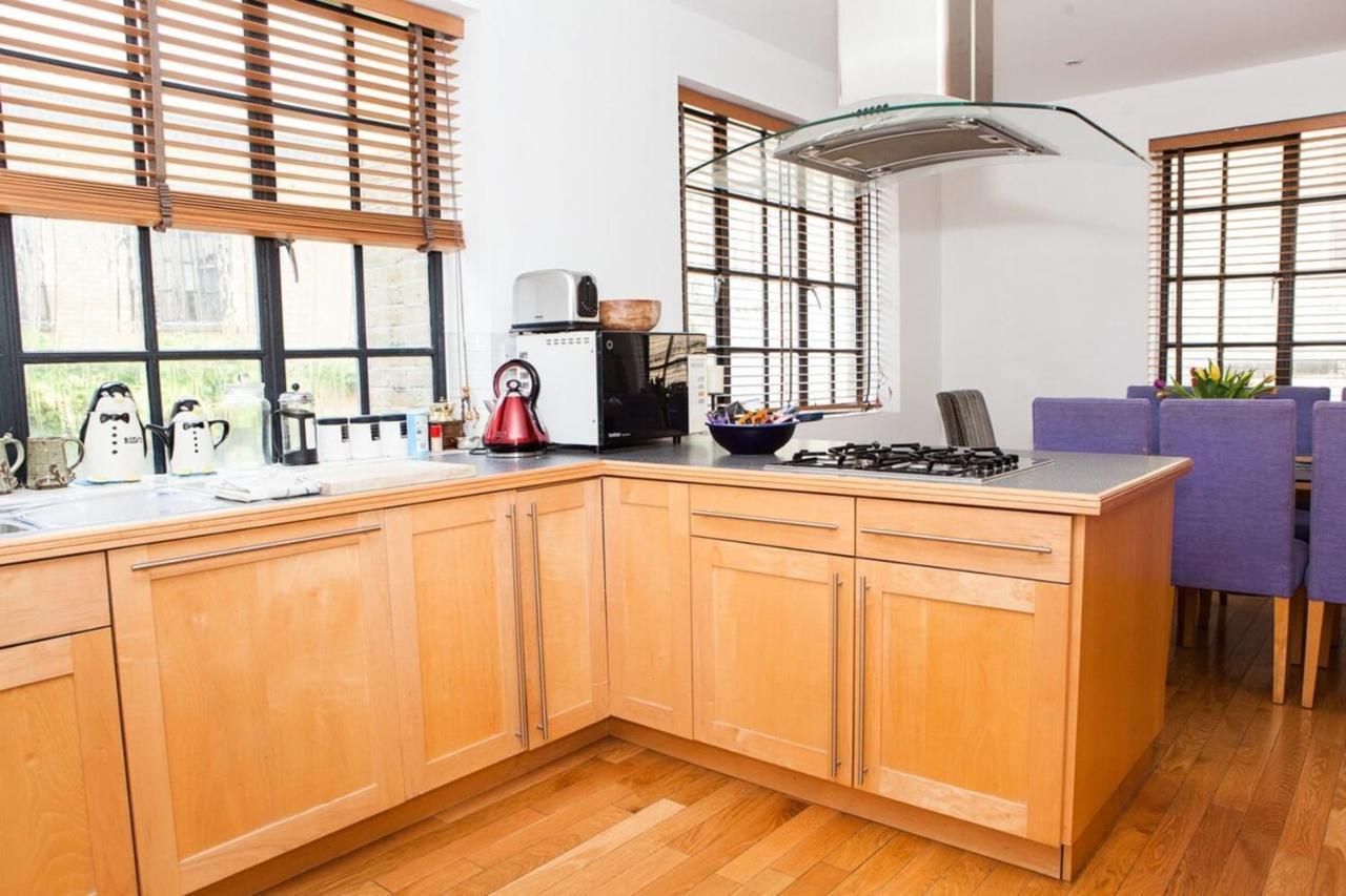 Spectacular 4-bedroom Close To Eye London