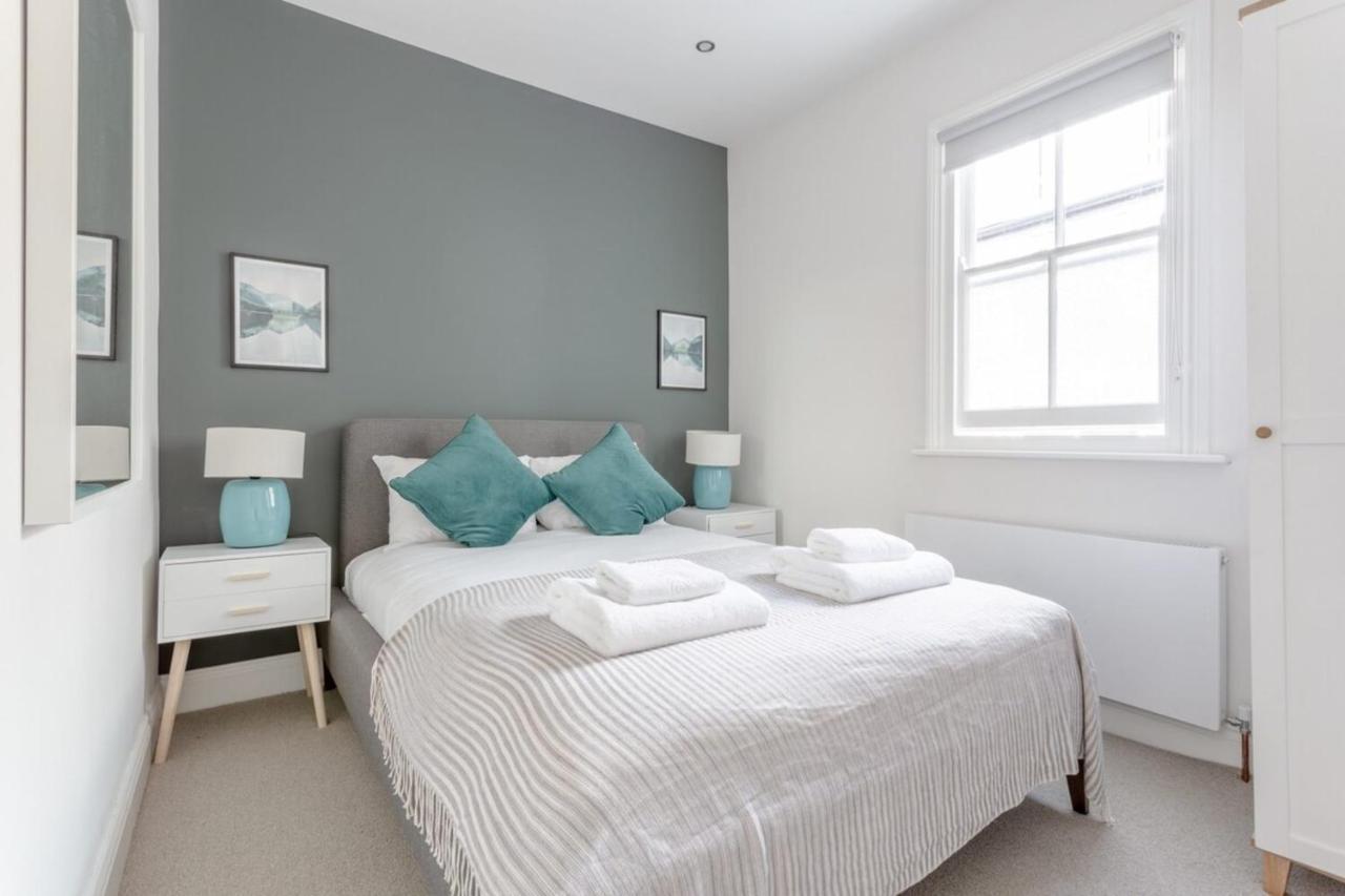 Stunning 3 Bedroom 2 Bath In Fantastic Location * London
