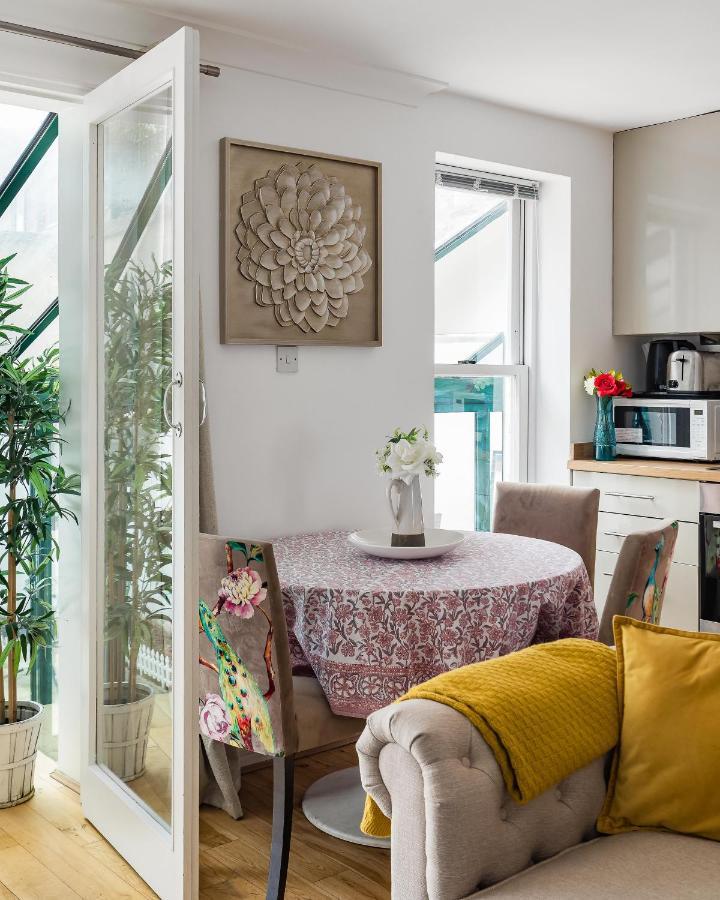 Picktheplace Crawford Place Apartment London