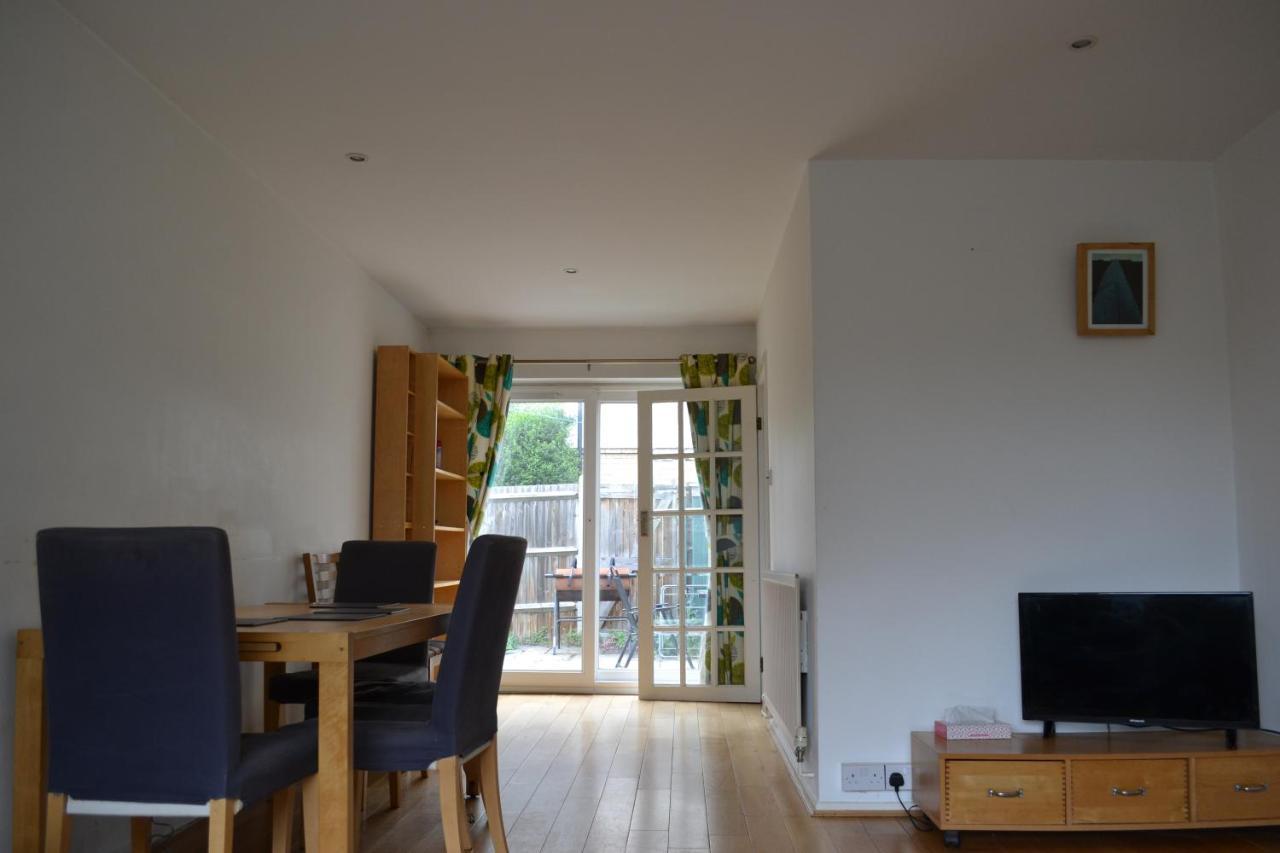Lovely 3 Bedroom House Wimbledon Apartment