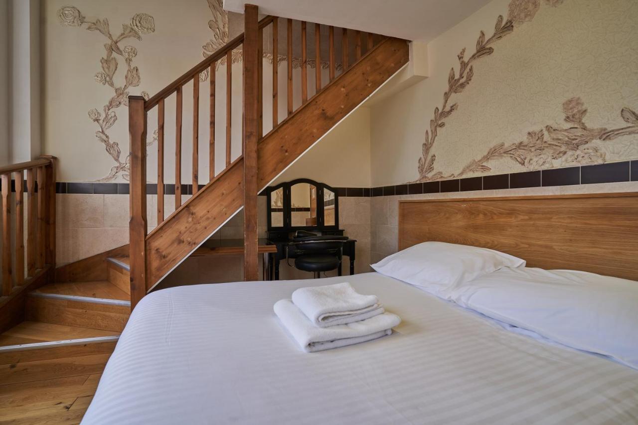 Savoy Apartment