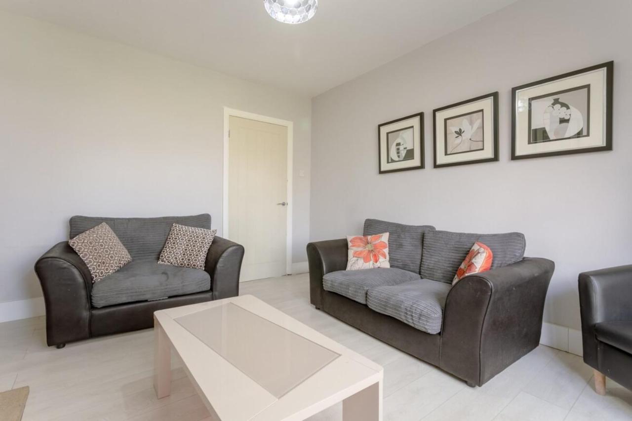 Modern 2 Bedroom In Morden *