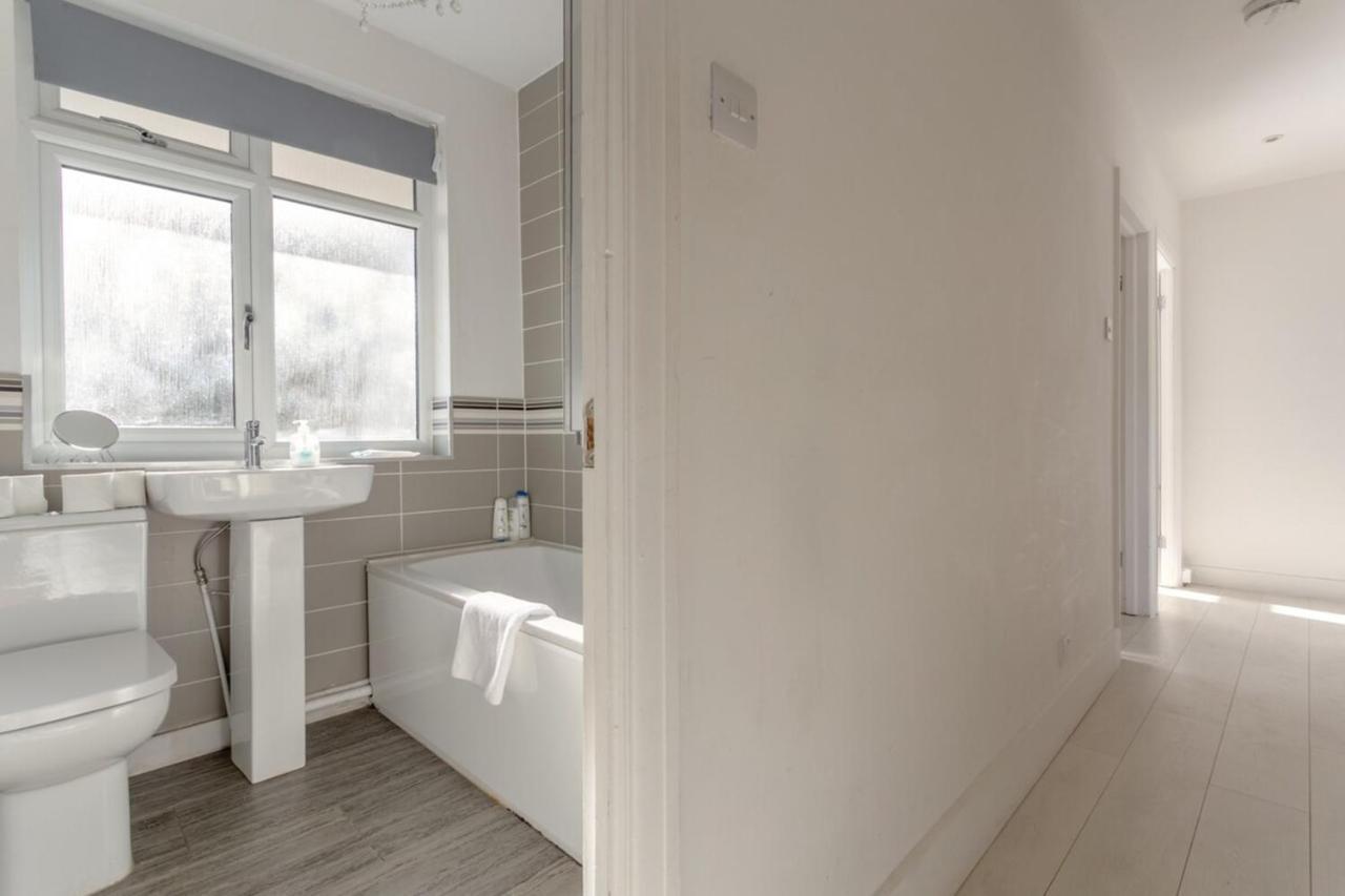 Apartment Modern 2 Bedroom In Morden *
