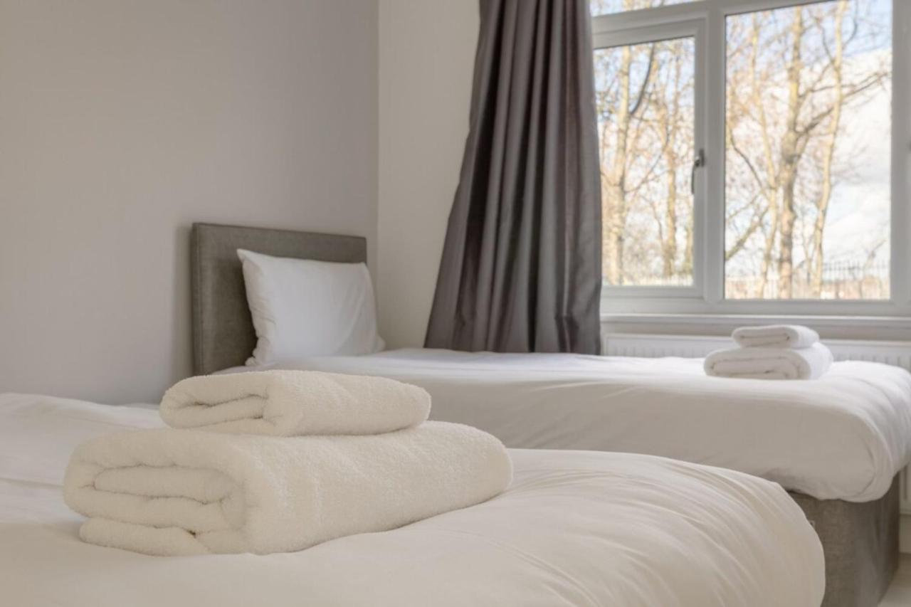 Modern 2 Bedroom In Morden *
