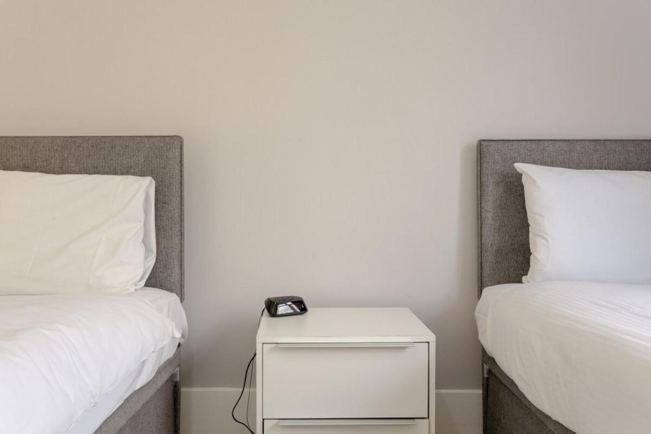 Modern 2 Bedroom In Morden * London