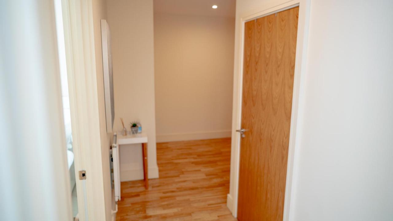 Apartment Comfy Spacious In Canary Wharf *