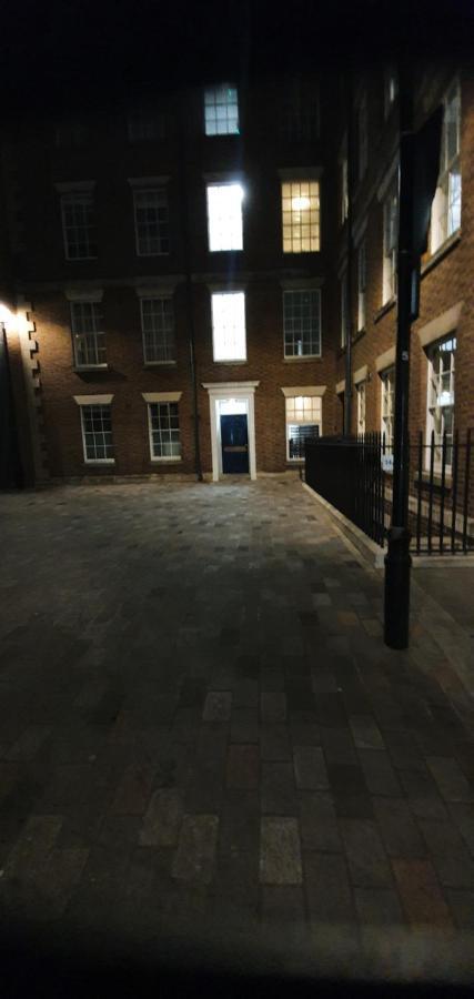 8 Sandringham Court *