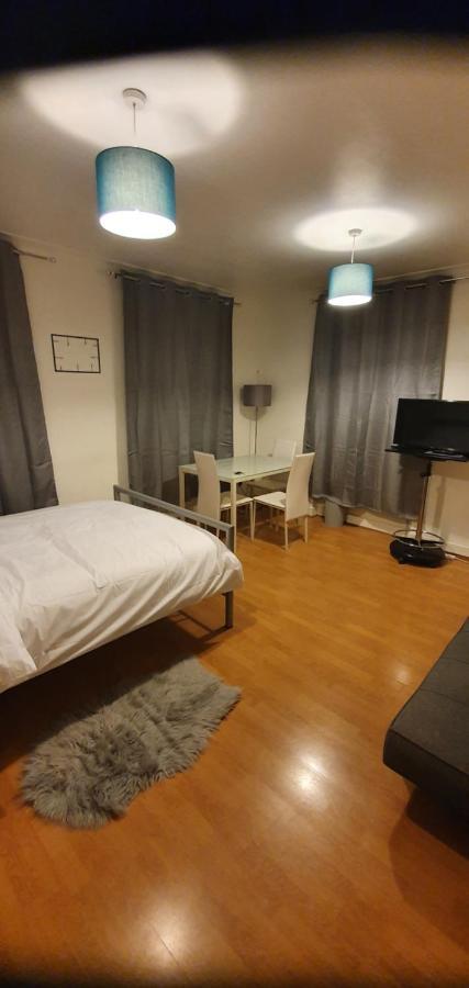 Apartment 8 Sandringham Court *