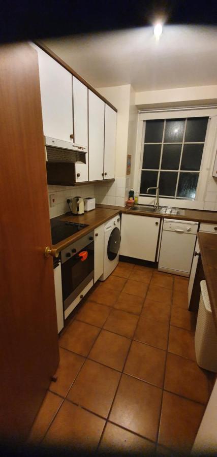 8 Sandringham Court * London