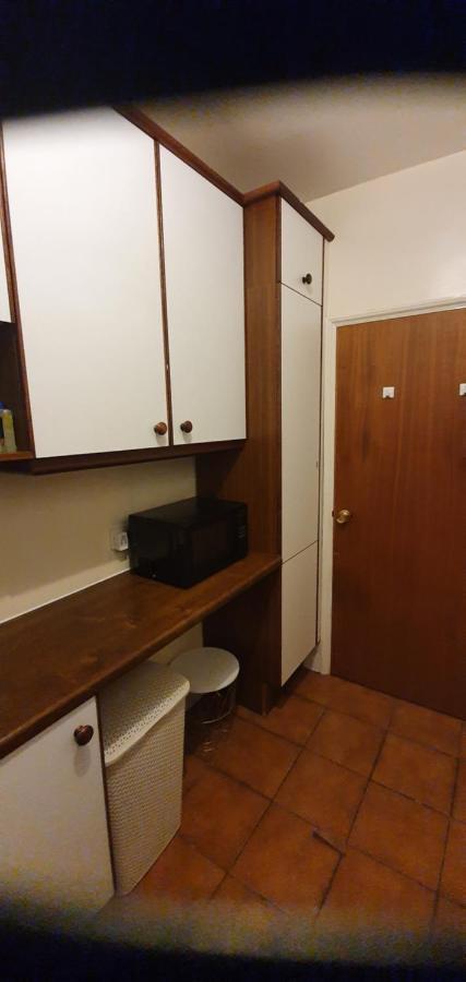 8 Sandringham Court *