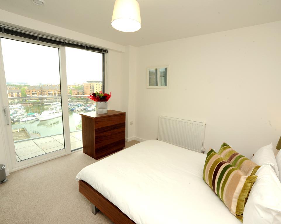 Apple Apartments Limehouse Basin * London