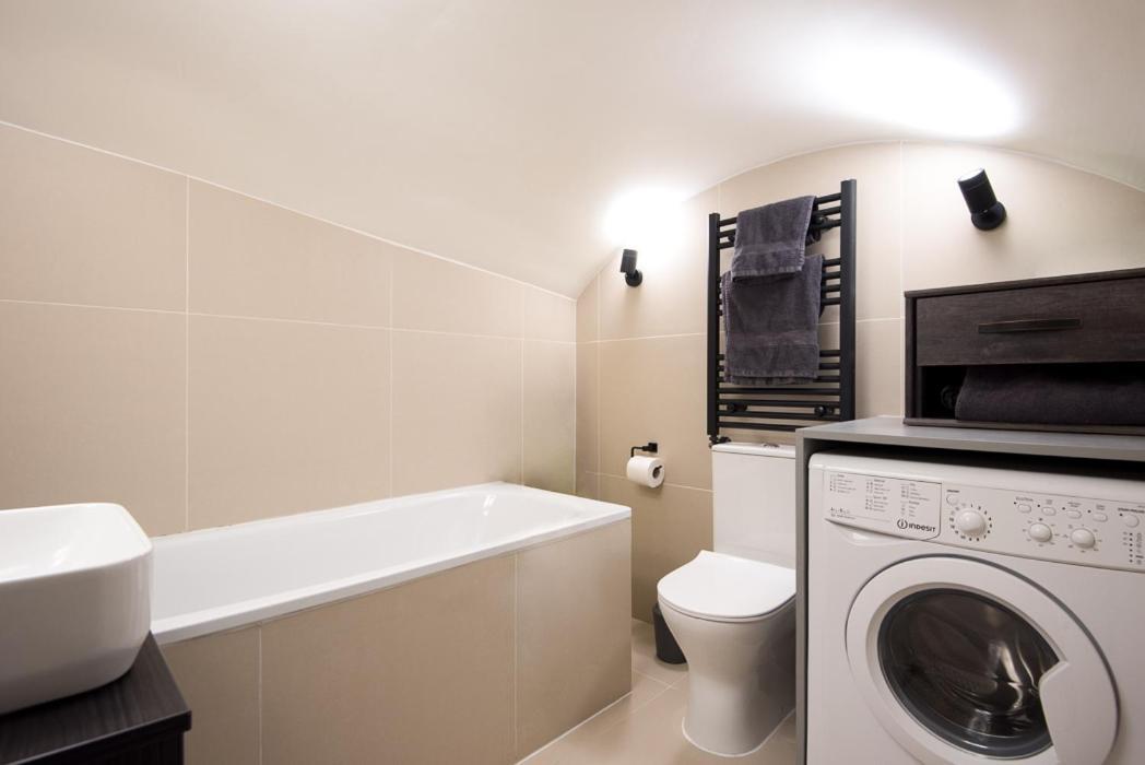Newly Refurbished Flat With Patio. By Hyde Park * Londres