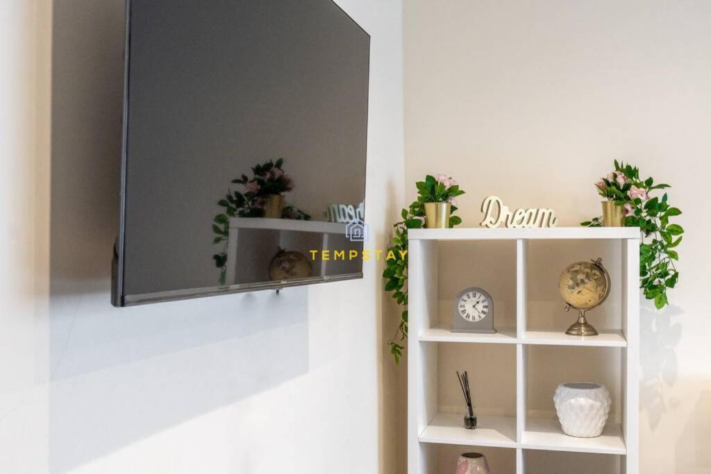 5 Bed/4 Bath At Wembley Stadium & Free Parking Casa de férias