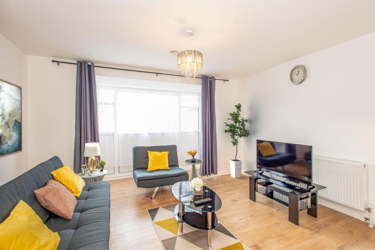 Holiday home Stunning Four Bedroom House Close To Excel, O2 & With Free Parking London