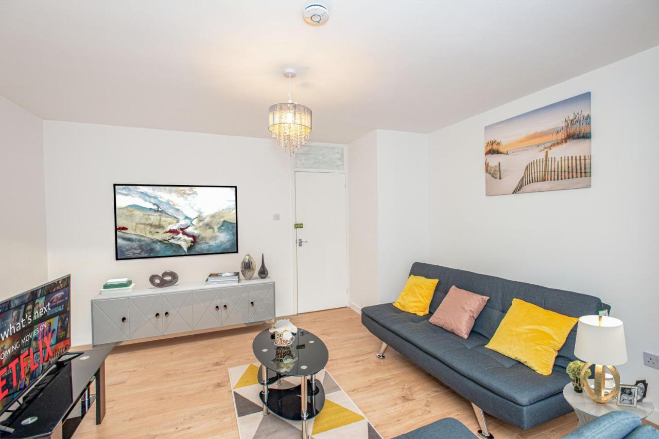 Holiday home Stunning Four Bedroom House Close To Excel, O2 & With Free Parking