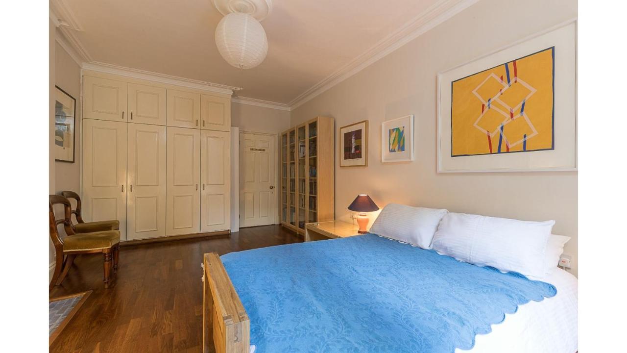 Joivy Elegant 2 Bed Near Hampstead And Camden, Sleeps 4 * London