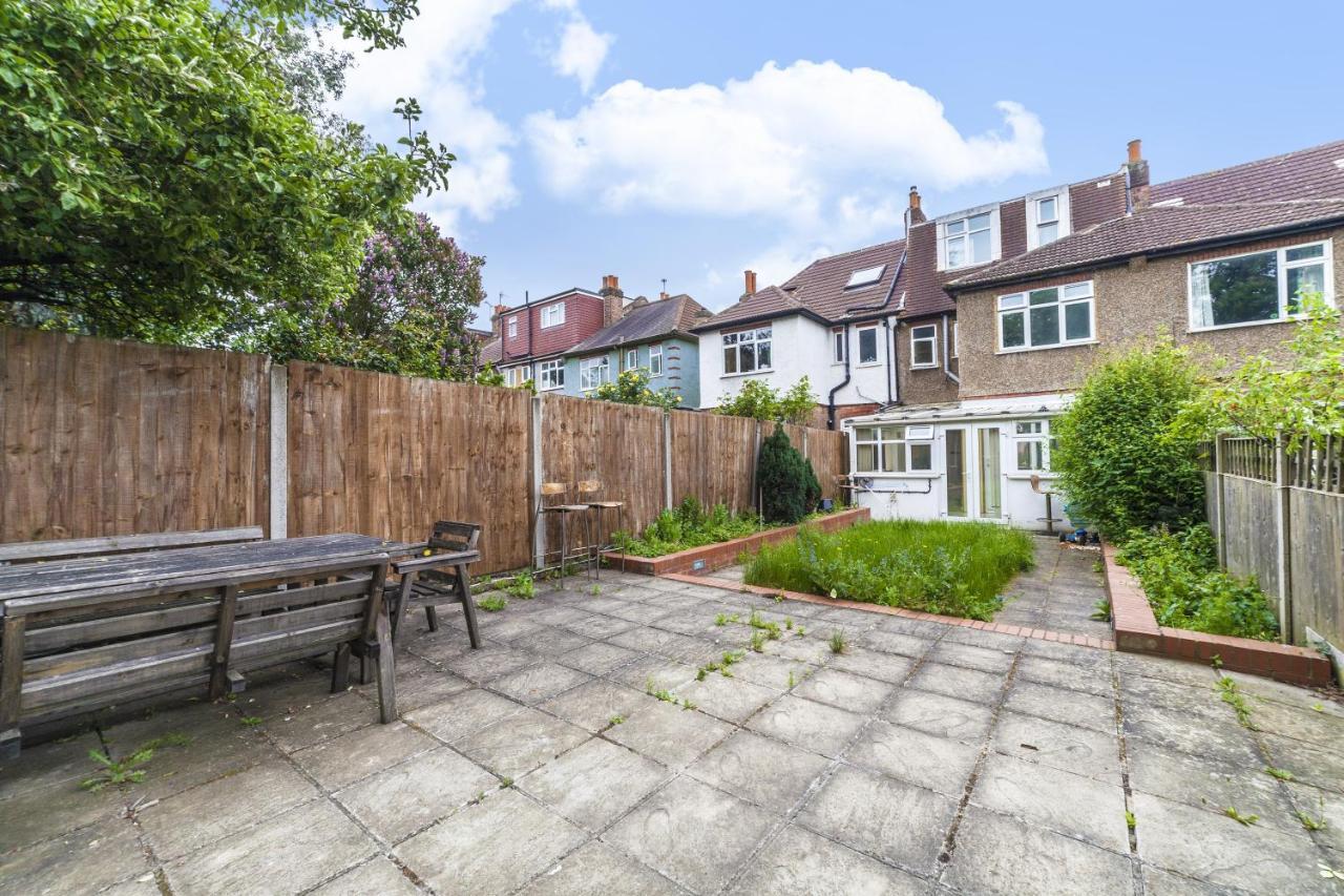 Tooting Bec At Lingwell By Dc * London