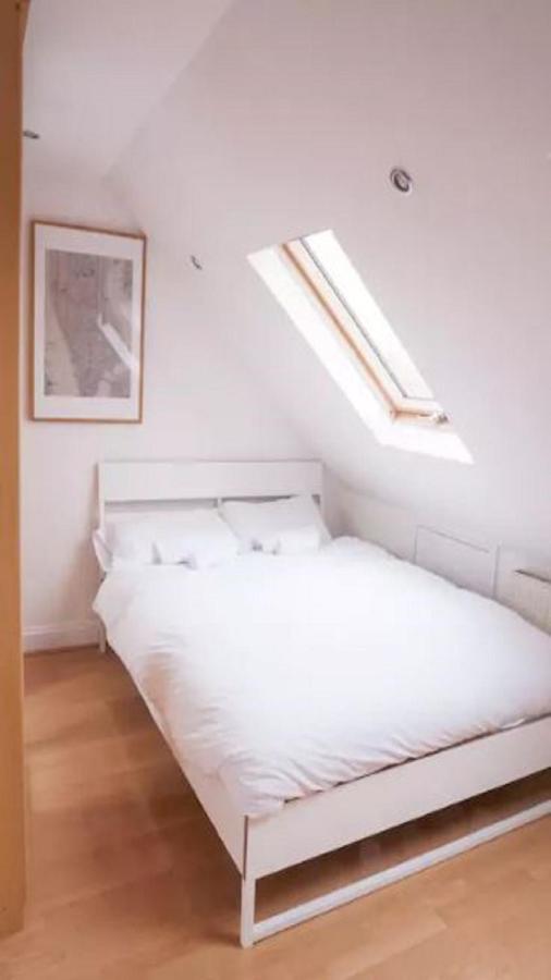 Tooting Bec At Lingwell By Dc Guest house London