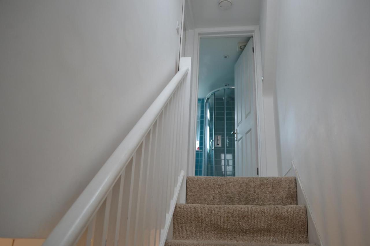 Lovely 3 Bedroom House Wimbledon Apartment