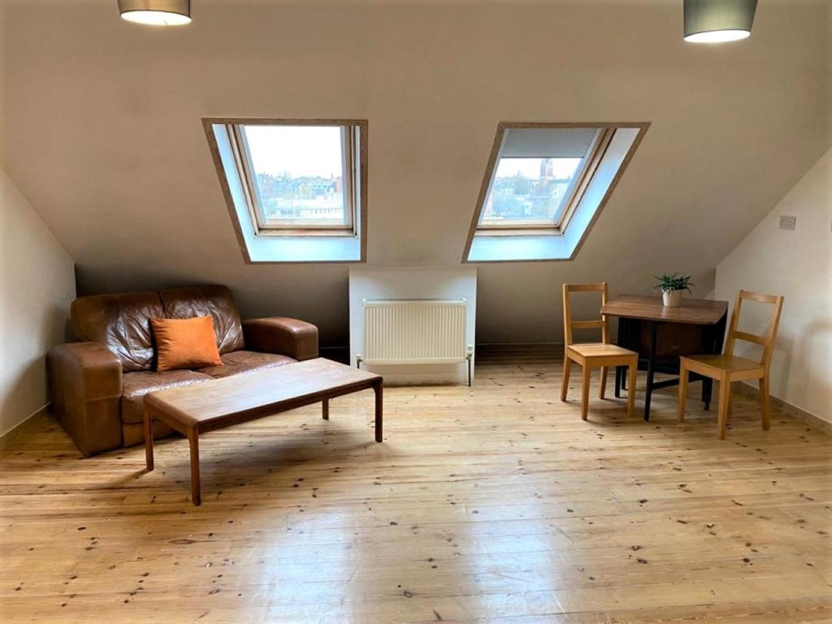 Beautiful With Terrace Near Kentish Town Apartment *
