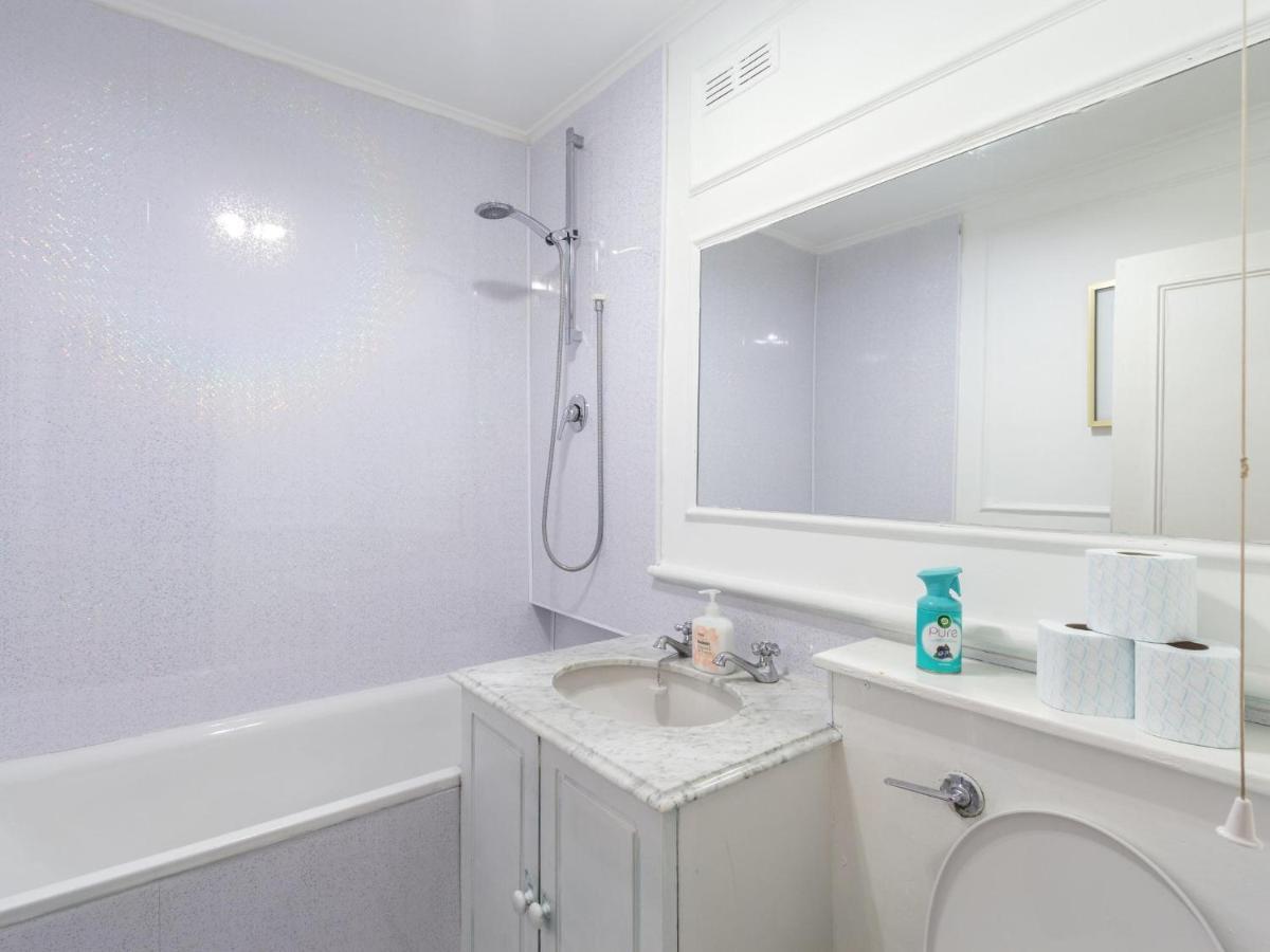 Comfortable One Bed In Central